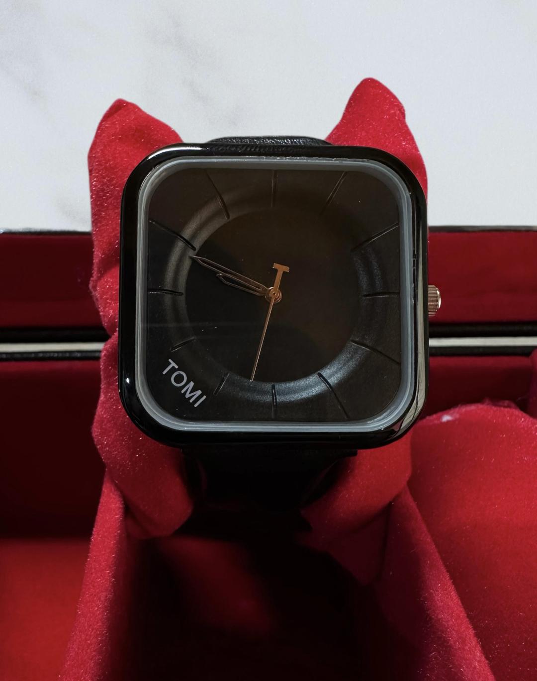 unisex square dial watch